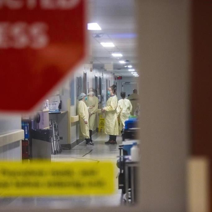 Manitoba doctor warns of overwhelmed hospitals, calls for government help